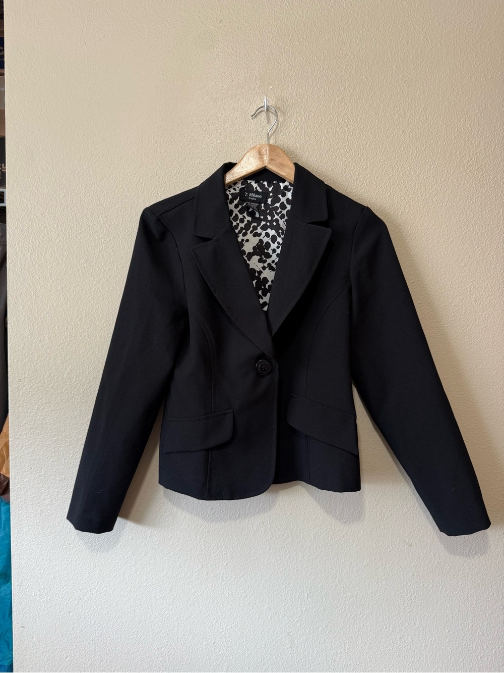 Milano Black Women’s Tailored Blazer with Printed Lining